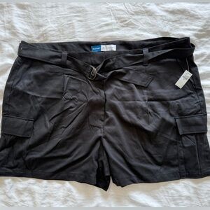 NWT Old Navy Women’s Extra High-Waisted Cargo Shorts